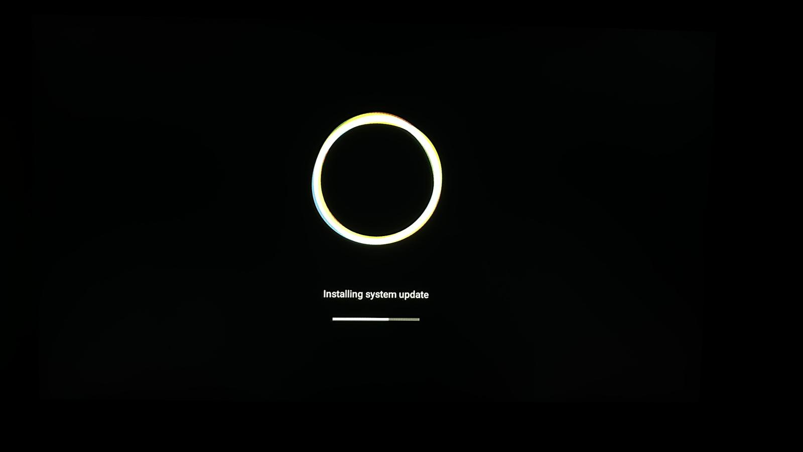 A black screen with a white circle

Description automatically generated